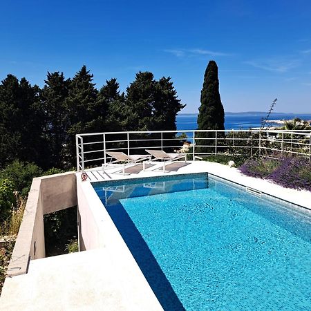 Apartment With Private Pool Split Exterior foto