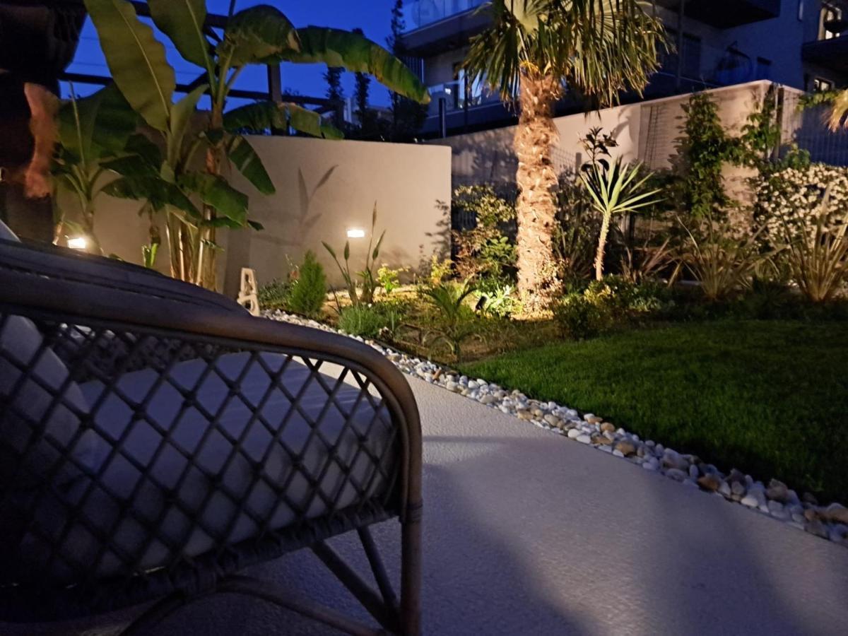 Apartment With Private Pool Split Exterior foto