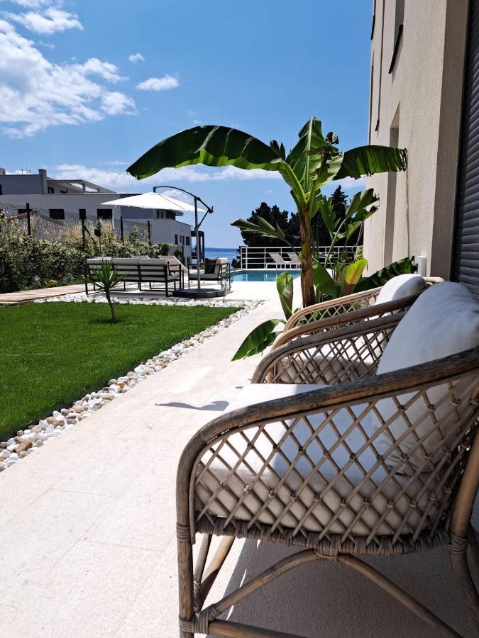 Apartment With Private Pool Split Exterior foto
