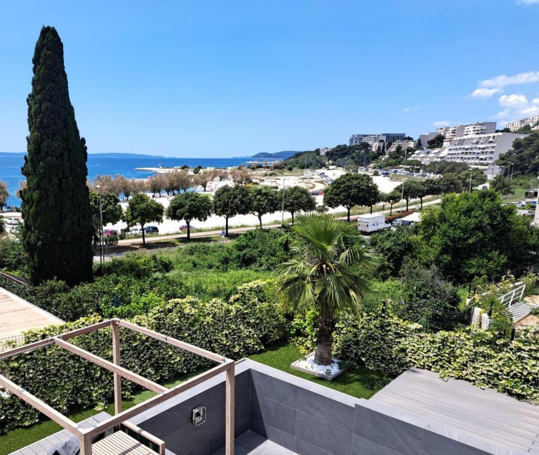 Apartment With Private Pool Split Exterior foto