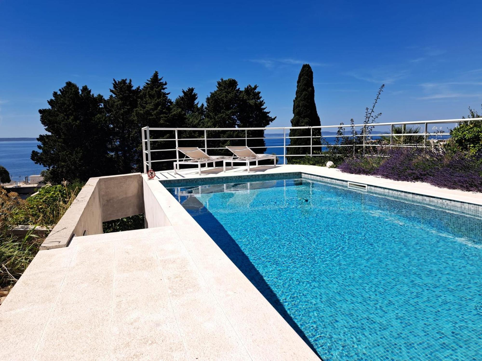 Apartment With Private Pool Split Exterior foto